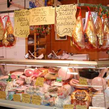 Small Group Cooking lesson and Market Tour in Florence