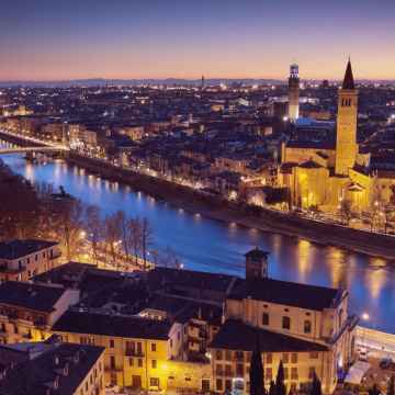 VIP Small Group Sunset Boat Tour with Aperitivo in Florence