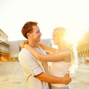 Romantic Gondola eXPerience around Venice