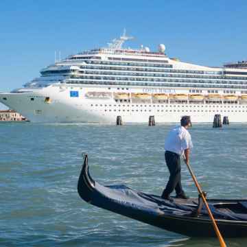 Private Transfer by Water Taxi from the Cruise Port to the Venice Centre