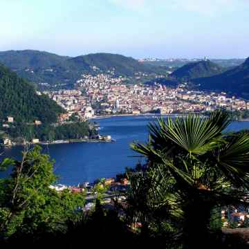 VIP Small-group day Tour from Milan to Lake Como, Bellagio and Varenna