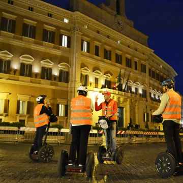 Tour Nocturno del Centro de Roma en Segway en grupo reducido