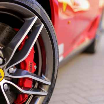 Test drive privato a bordo di una Ferrari a Firenze - 16 km