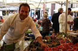 Tour histórico y visita al mercado + lección de cocina con un Chef en Roma