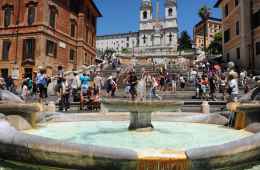 Small Group Guided Tour of the Squares and Fountains of Rome with pick-up included