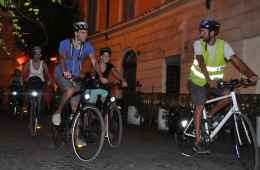 Bike tour notturno di gruppo del centro di Roma tra arte e cultura