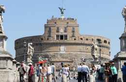 Tour en Grupo Reducido del Castillo de SantAngelo en Roma con tickets incluidos