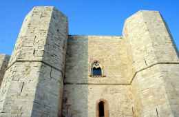 tour to castel del Monte from Bari