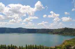 Lake Albano in Roman Castles