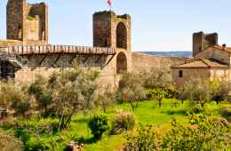 castle of monteriggioni