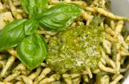 eat pesto pasta in liguria