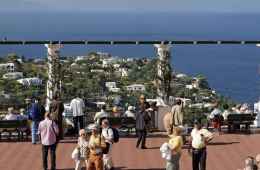 boat tour in Capri