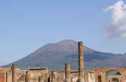 tour of pompeii from Amalfi