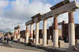 Visit the ruins of Pompeii