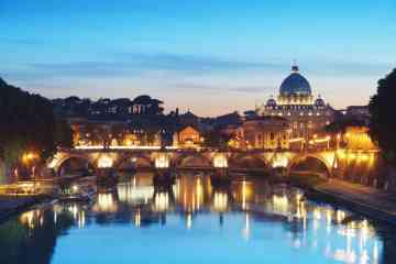 Tour privado en Roma de Día completo a sus principales plazas y al Vaticano.