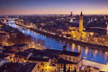 VIP Tour en barco al atardecer por el Río Arno en Florencia con Aperitivo Incluido