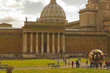 Group Tour of the Vatican with Access to Vatican Gardens, Sistine Chapel and Bramante Staircase