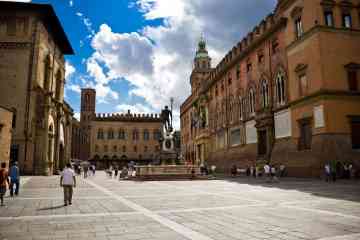 Tour de grupo del centro histórico de Bolonia a pie