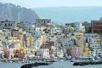 Tour a Capri da Napoli con open voucher