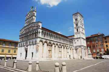 Escursione privata di un giorno alla scoperta di Pisa e Lucca dal porto di Livorno