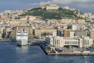 Transfer privato fino al Porto di Napoli dal centro della città