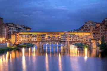 Guided Walking Tour of Hidden Florence by night