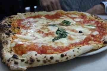 Clase de cocina en el centro de Nápoles para aprender a hacer pizza
