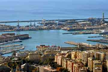 Private Tour of the Centre of Genoa, with visit to the old shops and food tastings