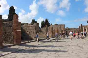 2-hour Private Walking Tour around Pompeii archaeological site