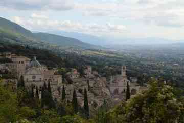 Tour semi-privato dei santuari e luoghi francescani nei dintorni di Assisi