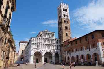 Tour privato dal Porto di La Spezia per visitare Lucca e Pisa