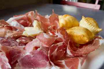 Gastronomic and local traditions tour in the centre of Milan
