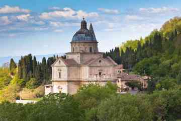Full-day Tour to Cortona and Montepulciano with wine tasting from Rome