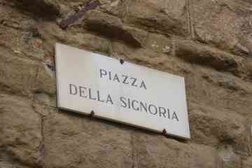 Private Guided Tour to discover the Street Names of the Historic Centre of Florence