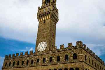 Guided group Tour of Palazzo Vecchio in the center of Florence