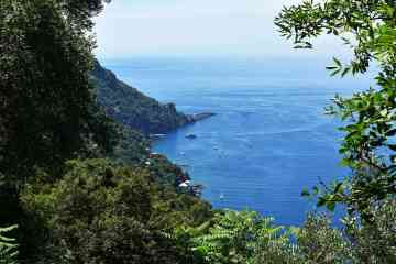 Hiking tour to San Fruttuoso Bay from Camogli in a small group