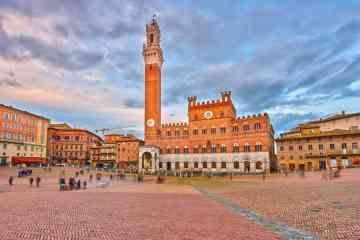 Tour guiado de 4 días a Asís, Florencia, Bolonia y Venecia desde Roma