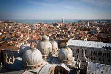 Guided Tour of Saint Mark basilica and center of Venice