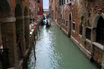 Tour in barca per piccoli gruppi per il Canal Grande di Venezia