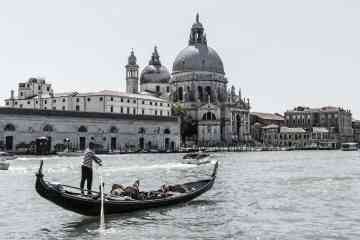 Tour per piccoli gruppi di Venezia con aperitivo e giro in gondola