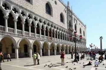 Group Tour of the Doges Palace and of the Centre of Venice