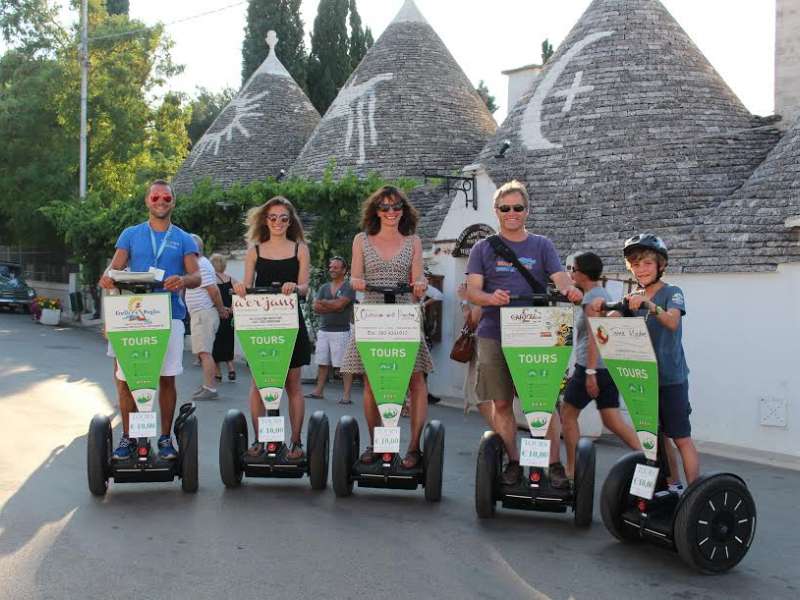 Breve escursione privata ad Alberobello in bici elettrica, segway o golf  cart