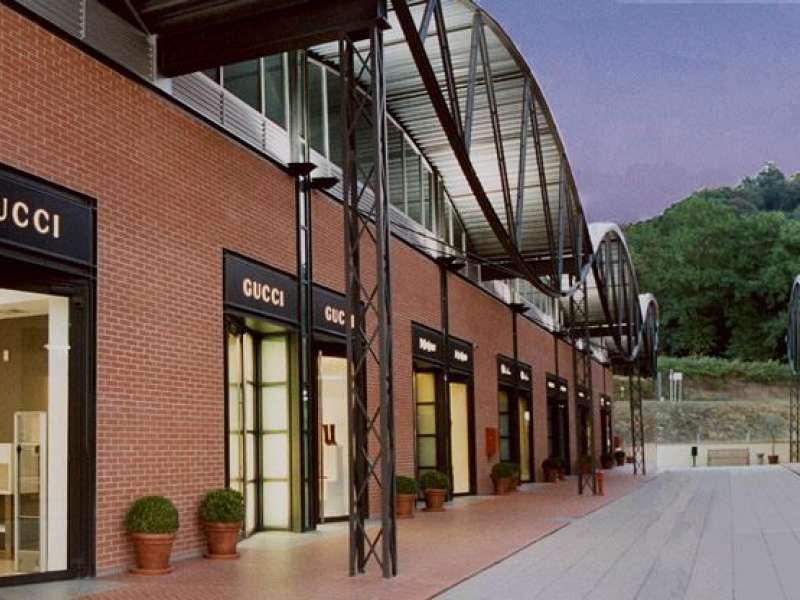 Shopping Tour for Small Groups at The Mall Outlet in Tuscany ... Shopping Tour for Small Groups at The Mall Outlet in Tuscany ...