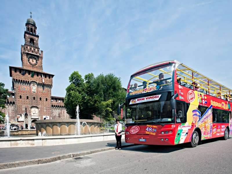 milan bus tour