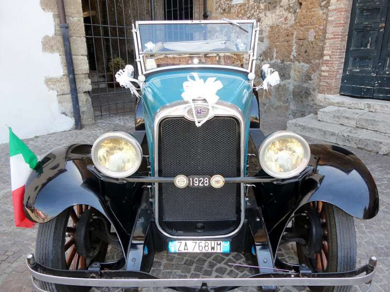 Panoramic Private ride around Rome on Board a real classic Car