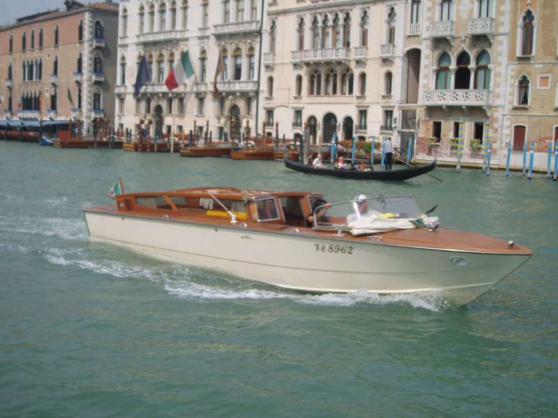 Private Transfer By Water Taxi From The Venice Centre To Cruise Port View Of Venice Luggages Water Taxi In