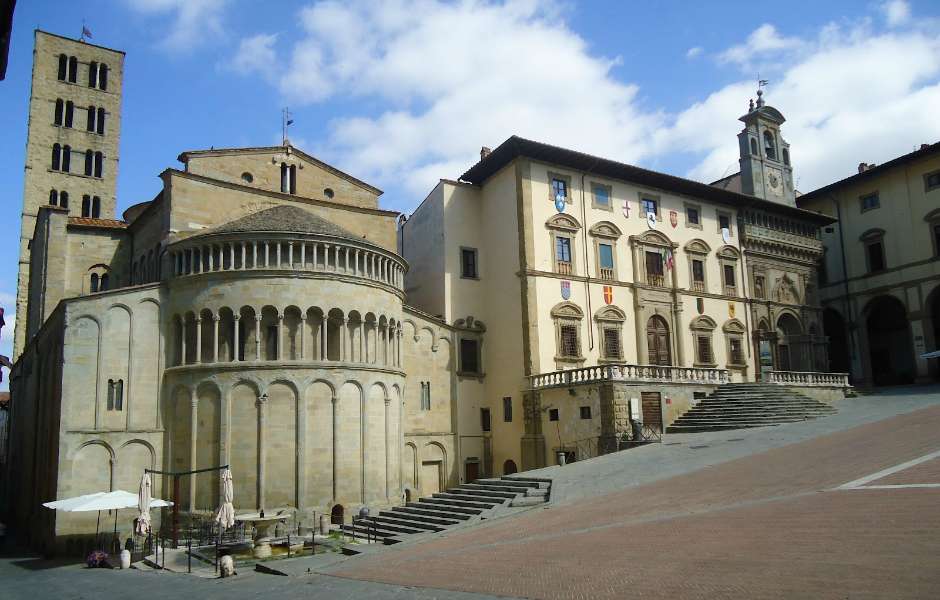 4.	Arezzo