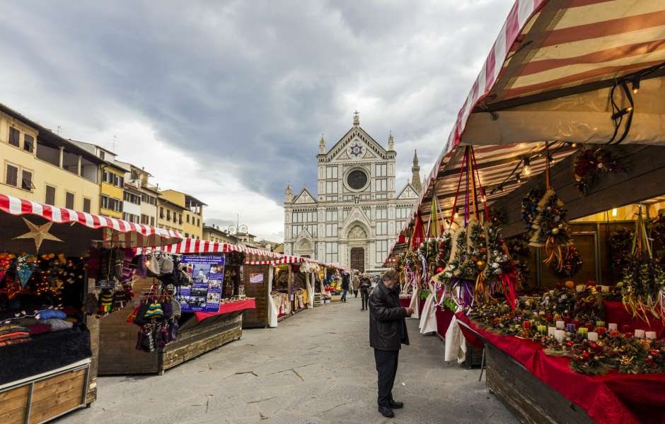 2.	Explora los mercados navideños de Florencia