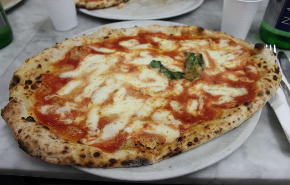 3.	Naples: Pizza