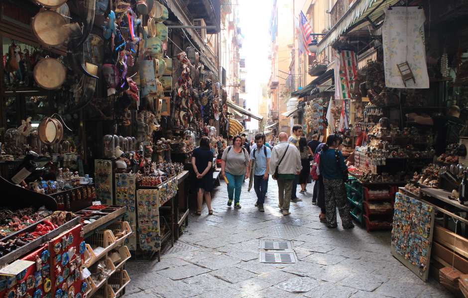 2.	Visit the alley of the nativity scene makers